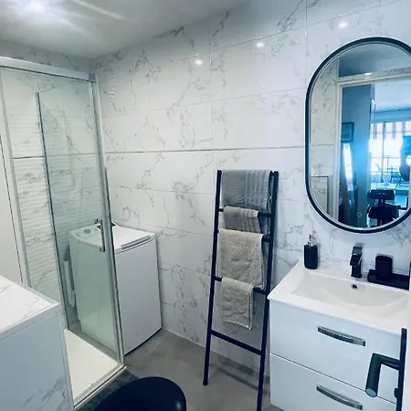 公寓 Studio Vue Mer Piscine Rooftop Parking Ferme 500m De Cannes 瓦洛里
